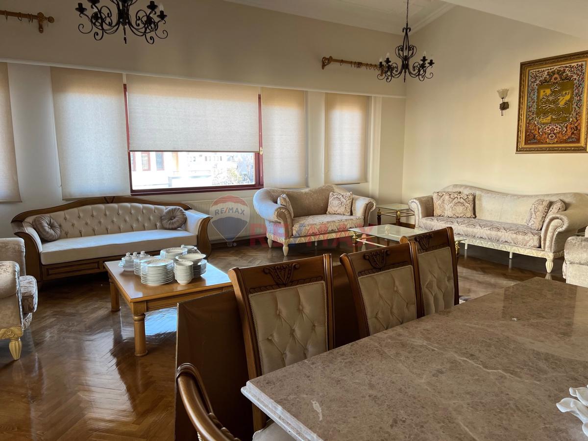 YILDIZEVLER MAHALLESİNDE SATILIK 6+1 TERASLI YAPILI DUBLEKS !