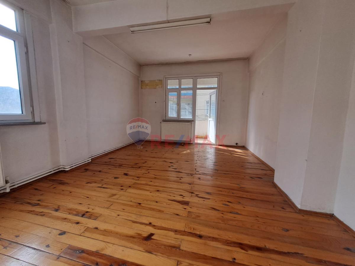 GEBZE BEYLİKBAĞI MAHALLESİNDE SATILIK 5 KATLI BİNA