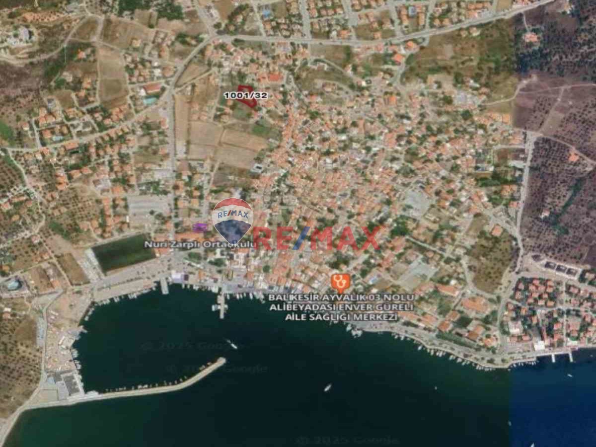 CUNDA ADASINDA MERKEZI KONUMDA SATILIK ARSA