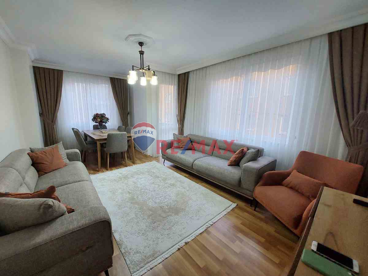 ÇAKMAK METRO DURAĞINA 5 DAKIKA MESAFEDE FERAH 3+1 ARA KAT DAIRE