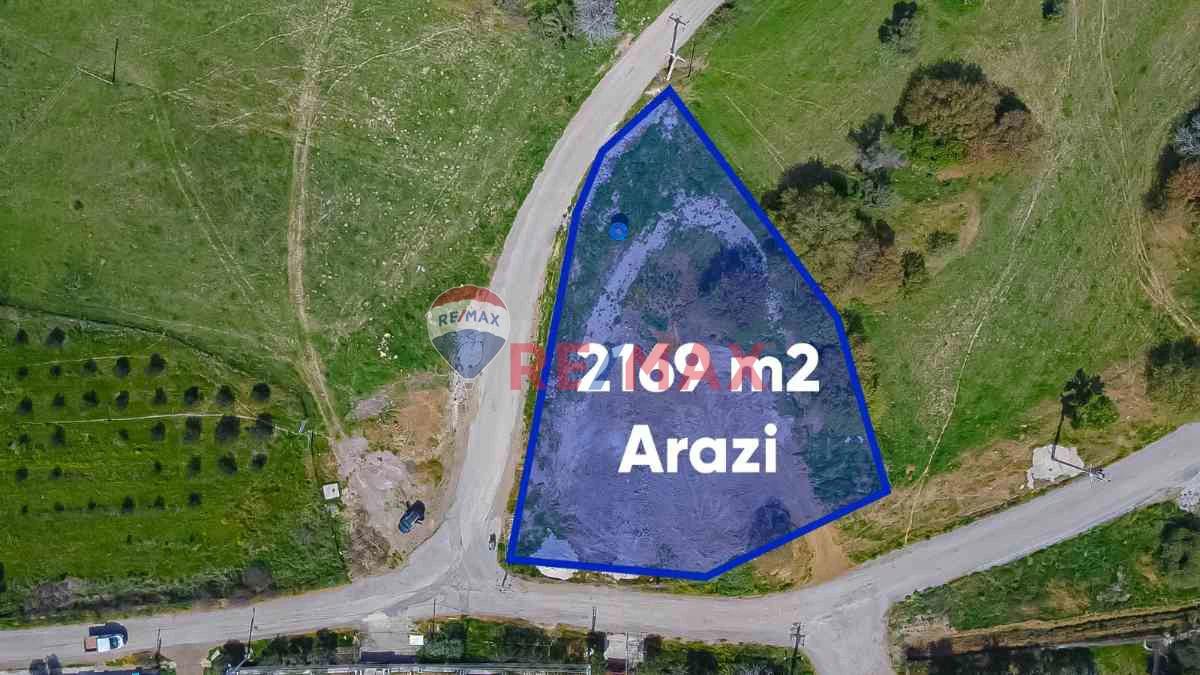FOÇA KOZBEYLİ'DE İYİ KONUMDA 2.169 M² ARAZİ