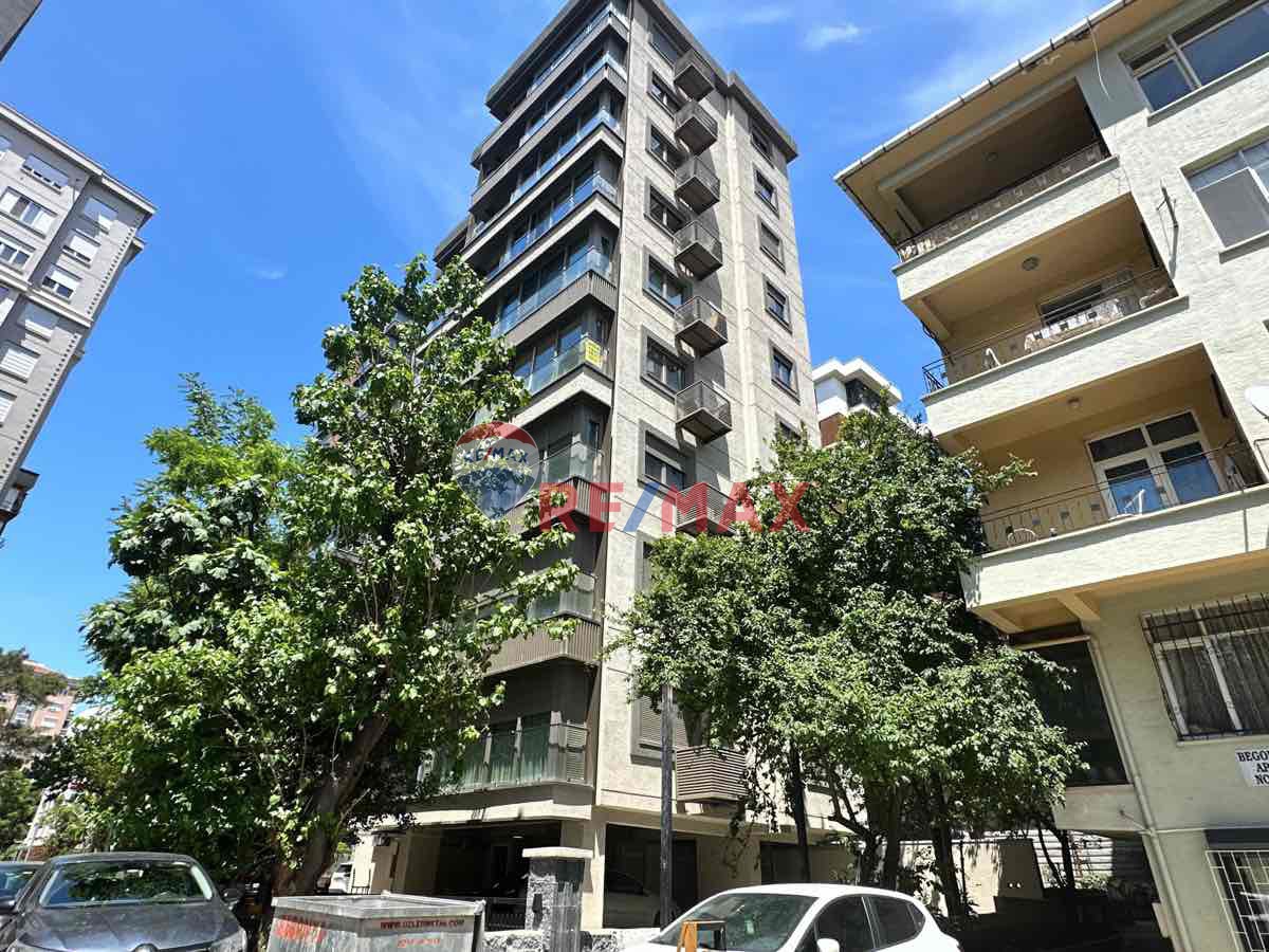 RE/MAX DOĞUŞ 'TAN KIZILTOPRAK'TA ÇOK İYİ KONUMLU SIFIR BİNA 2+1