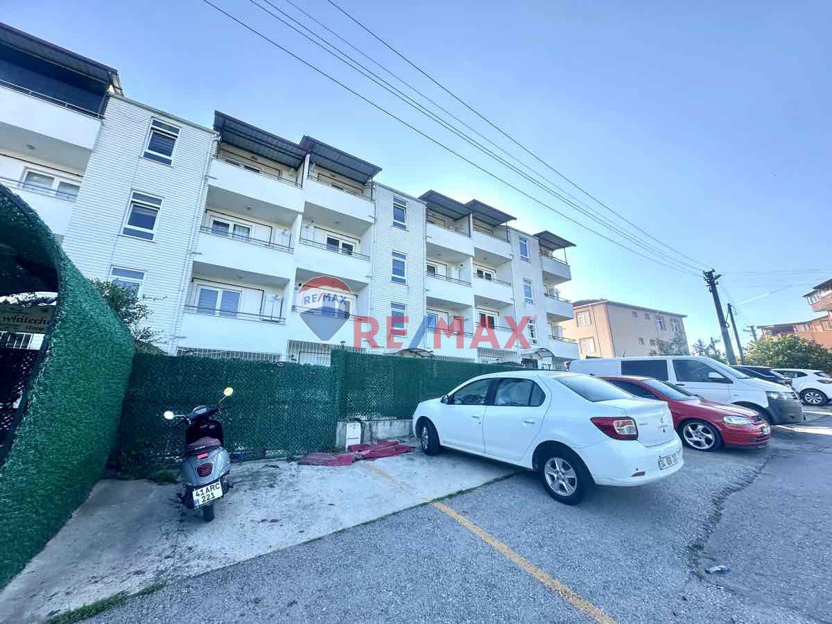 İZMİT TEPEKÖYDE ŞEHİR HASTANESİ GÜZERGAHINDA TEMİZ BOYALI EŞYALI 1+1 KİRALIK DAİRE