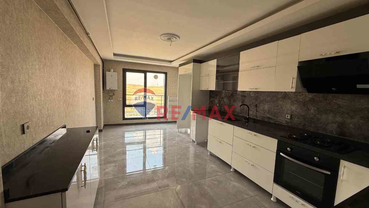 PURSAKLAR, MİMAR SİNAN MAHALLESİ'NDE KİRALIK 4+1 DAİRE