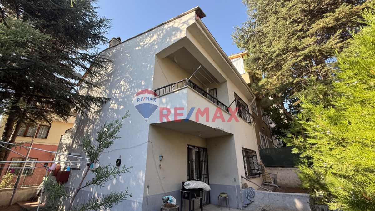 BATIKENT ATLANTİS AVM YAKINI SİTE İÇERİSİNDE 4+1 SATILIK VİLLA