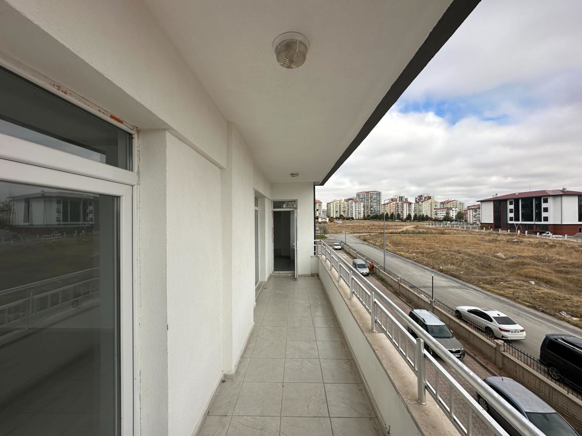 REMAX CENTRAL'DAN ŞEYH Ş. MAH.'DE SİTE İÇİNDE 4.5+1 LÜKS DAİRE