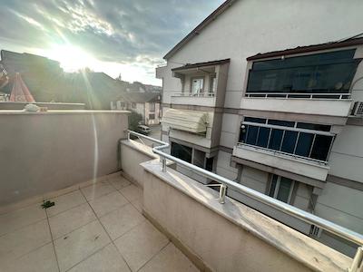 YEŞİLYURT MAHALLESİNDE NEZİH SİTE İÇERİSİNDE BAKIMLI 3+1 KİRALIK DAİRE