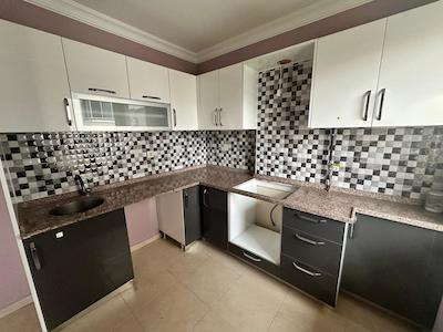 YEŞİLYURT MAHALLESİNDE NEZİH SİTE İÇERİSİNDE BAKIMLI 3+1 KİRALIK DAİRE