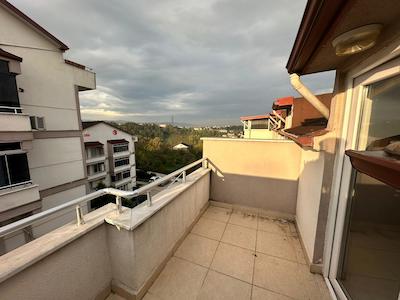 YEŞİLYURT MAHALLESİNDE NEZİH SİTE İÇERİSİNDE BAKIMLI 3+1 KİRALIK DAİRE