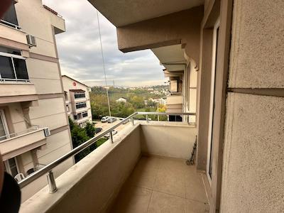 YEŞİLYURT MAHALLESİNDE NEZİH SİTE İÇERİSİNDE BAKIMLI 3+1 KİRALIK DAİRE