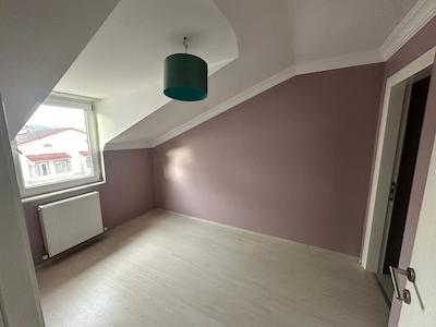 YEŞİLYURT MAHALLESİNDE NEZİH SİTE İÇERİSİNDE BAKIMLI 3+1 KİRALIK DAİRE