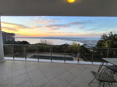 BÜYÜKÇEKMECE PINARTEPE DENİZ MANZARALI KİRALIK 3+1 LÜKS DAİRE