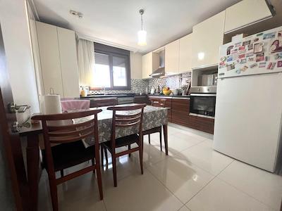 KÜÇÜKYALI ÇINAR'DA, 2 GİRİŞLİ,4 BANYOLU, 5+1 SATILIK DUBLEKS