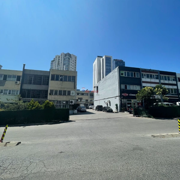 CEVİZLİ ŞAMAN SANAYI SITESI'NDE 65 M² İMALATHANE 7/24 GÜVENLIKLI