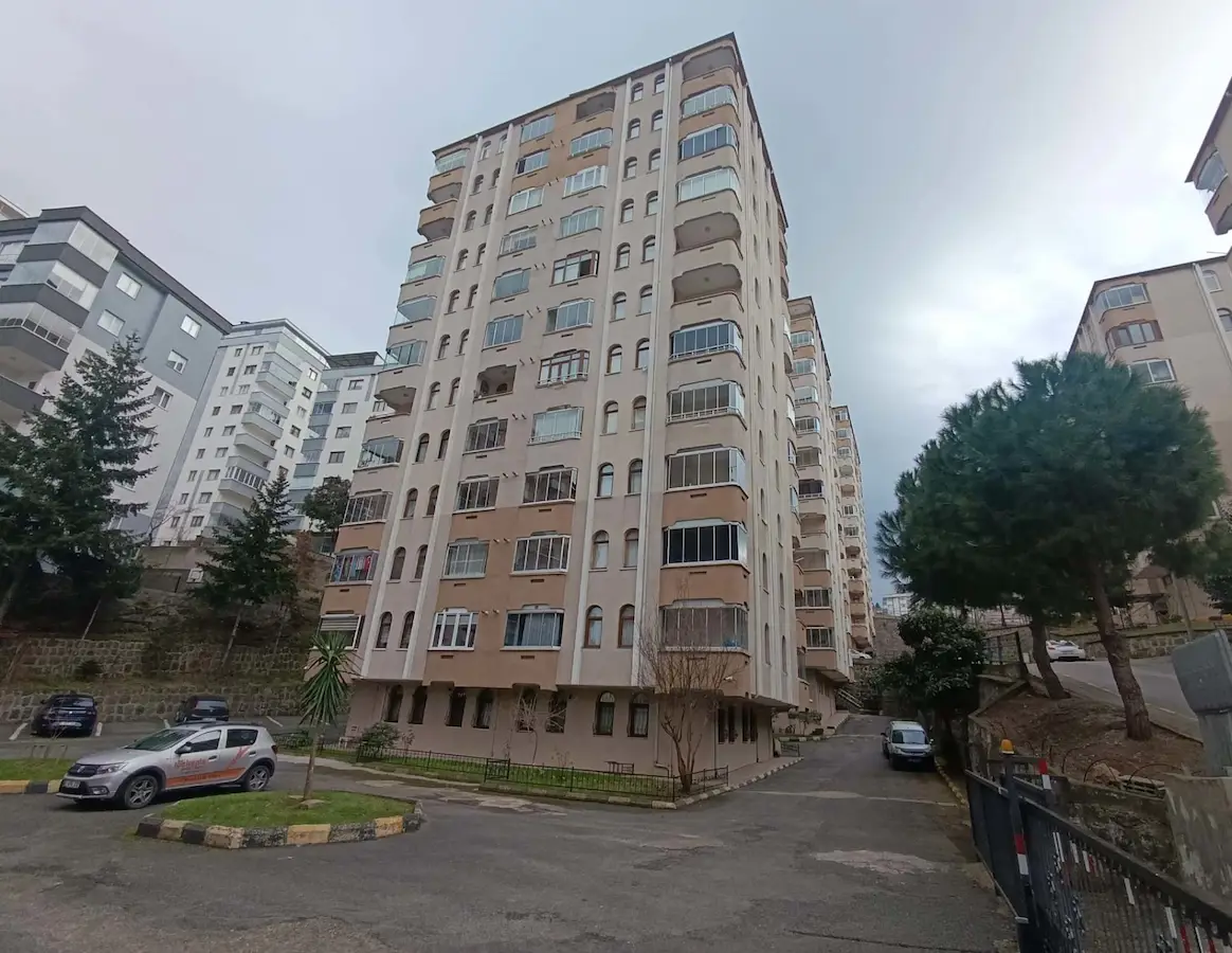 YOL-İŞ SİTESİ HER TARAFI AÇIK FERAH BALKONLU MASRAFSIZ 2+1