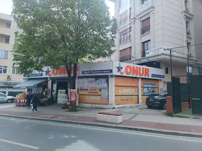BAKIRKÖY İNCİRLİ CADDESİNDE KÖŞE CEPHELİ SATILIK DÜKKAN