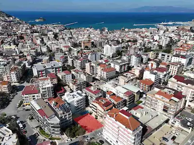 KUŞADASI MERKEZDE 4 KAT İMARLI ARSA