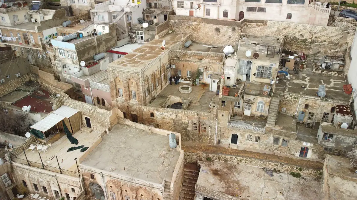MARDIN ARTUKLUDA MEZOPOTAMYA MANZARALI SATILIK TARIHI TAŞ KONAK