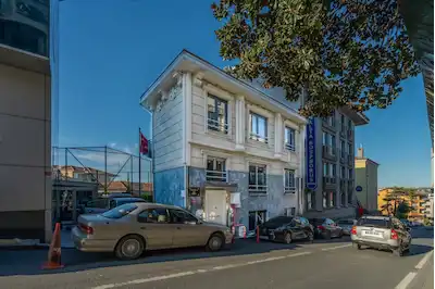 BEŞİKTAŞ MECİDİYE MAH. PALANGA CADDESİ'NDE KİRALIK KOMPLE BİNA