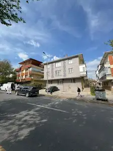 ETLIK AYVALI CADDESI ÜZERINDE | TADILATLI, MASRAFSIZ, MERKEZI KONUMDA 3+1 SATILIK DAIRE