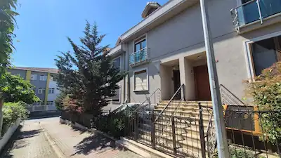 ATAKENT'TE TRİPLEKS, 4+2, BAHÇELİ, KAT MÜLKİYETLİ, GENÇ BİNA, LÜKS VİLLA