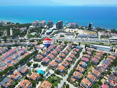 KUŞADASI DENIZE YÜRÜME MESAFESI SATILIK YAZLIK