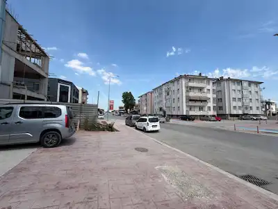 SERDIVAN'DA ANA CADDE ÜZERINDE KIRALIK IŞ YERI