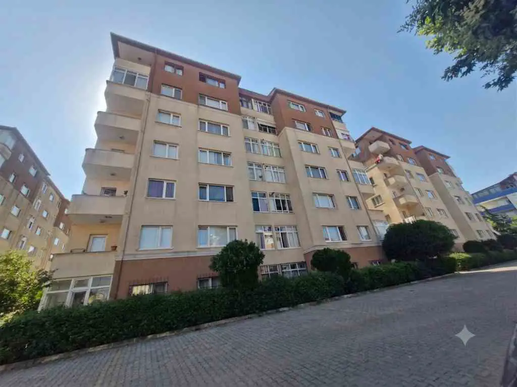 REMAX ESENGÜL AYDIN İHLAMUREVLERİ SİTESİNDE 3+1 SATILIK DAİRE