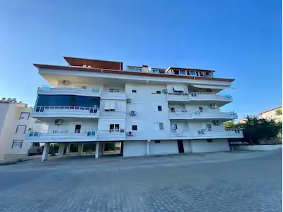 MERKEZI KONUMDA DEPOLU VE OTOPARKLI 4+1