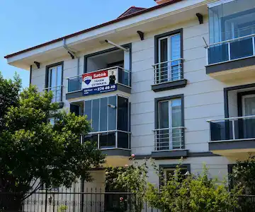 REMAX HÜR TAHSIN ÇETINKAYA'DAN AVM YAKININDA DUBLEX DAİRE