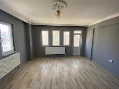 RE/MAX İNCİ'DEN BAHÇELİEVLER TEKNIK LİSE CAD'DA 2+1 KİRALIK DAİRE