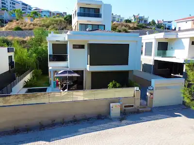 KADINLAR DENİZİ'NDE 4+1 ÖZEL HAVUZLU MÜSTAKİL VİLLA