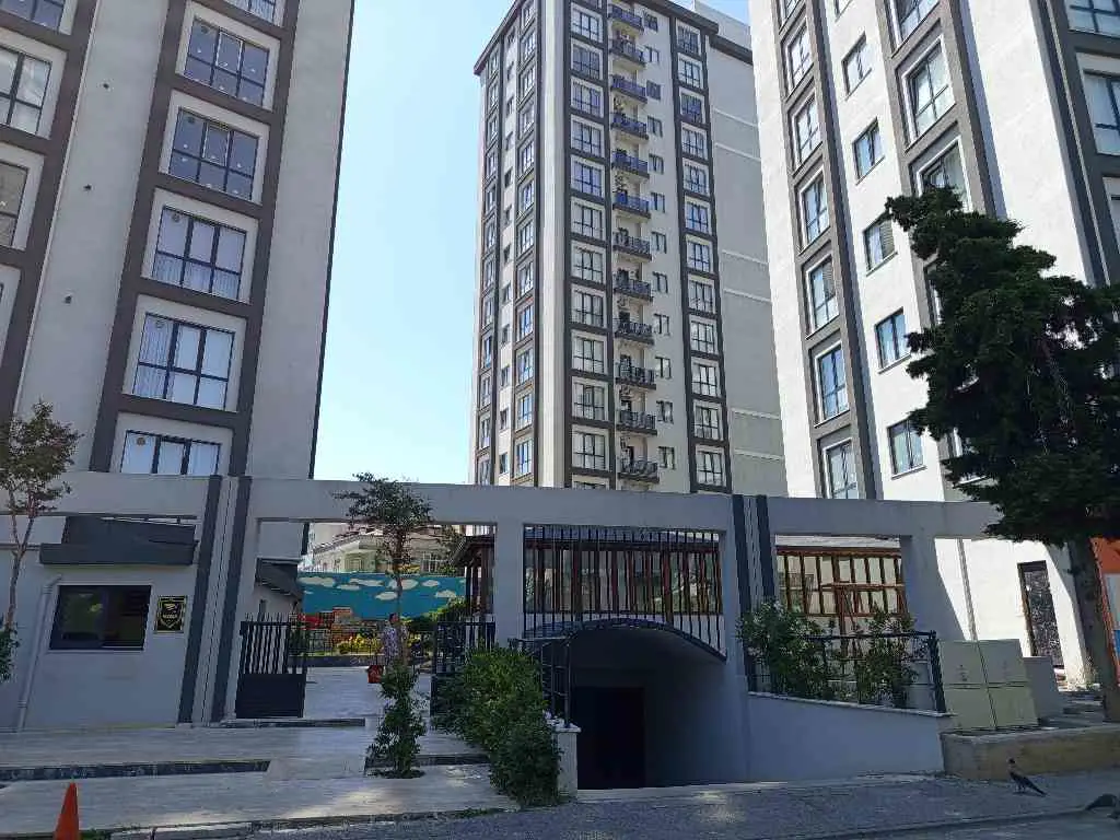 ÜMRANİYE’DE SİTE İÇİNDE 2024 YAPIMI 2+1 | 7. KAT | DOĞU-GÜNEY CEPHE | KREDİYE UYGUN