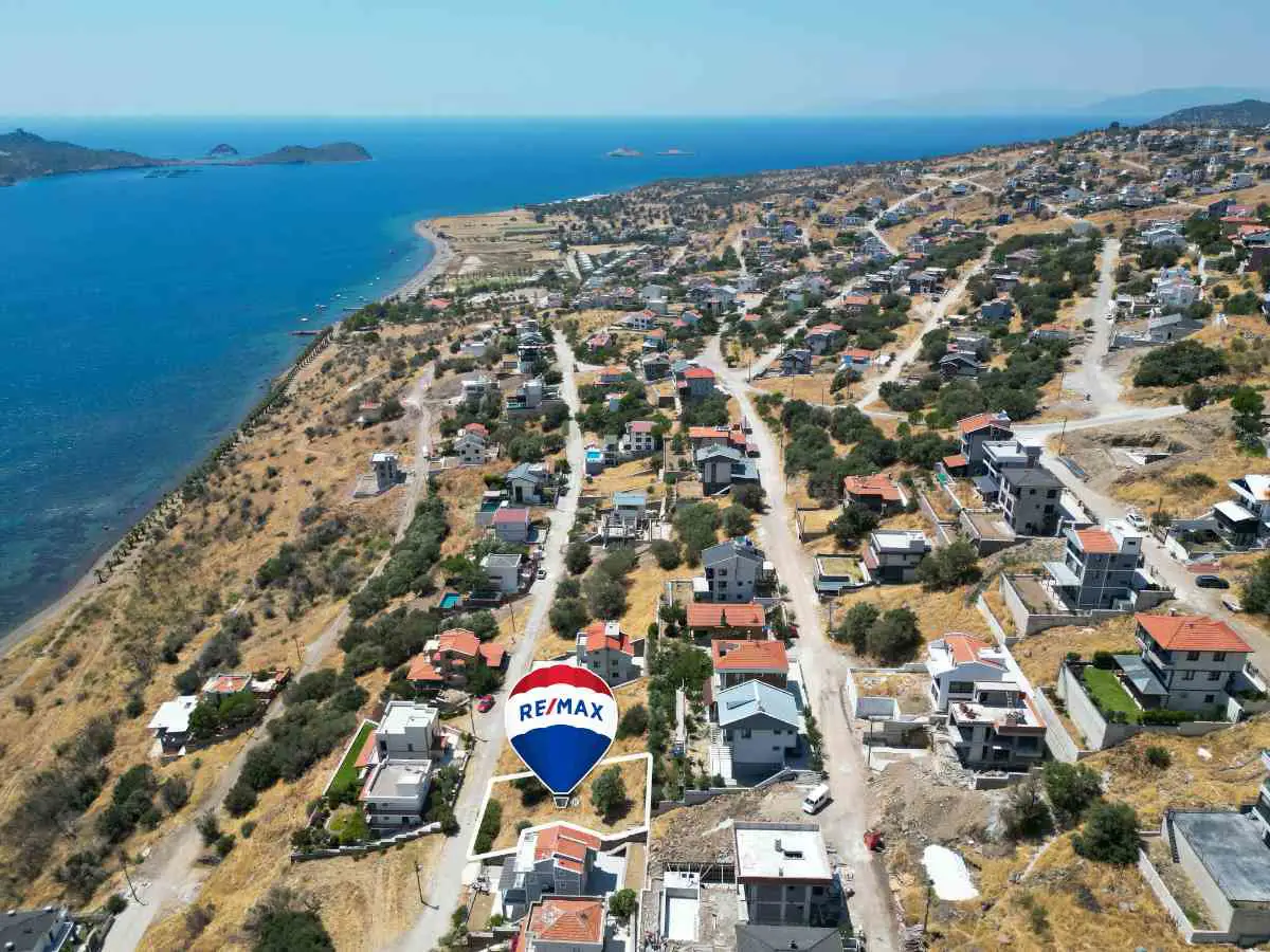 DİKİLİ ÇANDARLIDA DENİZE YAKIN 370 M2 ARSA
