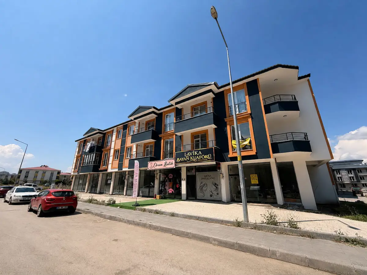 REMAX ARTIS'DEN DADAŞKENT'TE FUL EŞYALI KIRALIK 2+0 DAIRE