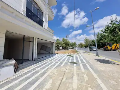 SİLİVRİ’DE SIFIR, TAPULU, KREDİYE UYGUN DOĞU CEPHELİ DÜKKAN/MAĞAZA