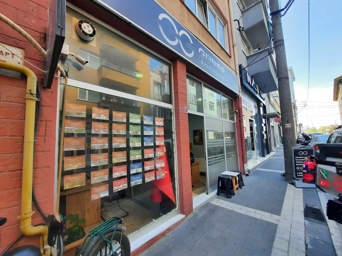 REMAX AREADAN BANDIRMA TAPU DAİRESİ YANINDA 160 M² SATILIKDÜKKÂN