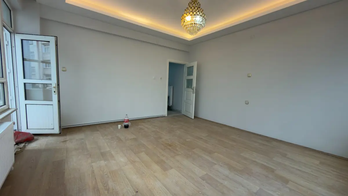 KİRALIK 2+1 DAİRE GAZİ CADDESİNE CEPHE