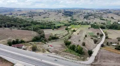 KOCAELİ KANDIRA KIRKARMUT MAHALLESİ’NDE 7.243 M² SATILIK TARLA