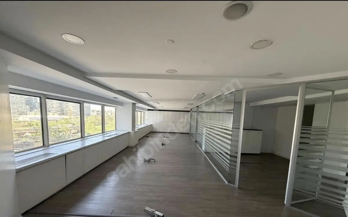 DÜNYA TİCARET MERKEZİ EGS DE NET 113 M2 OFİS