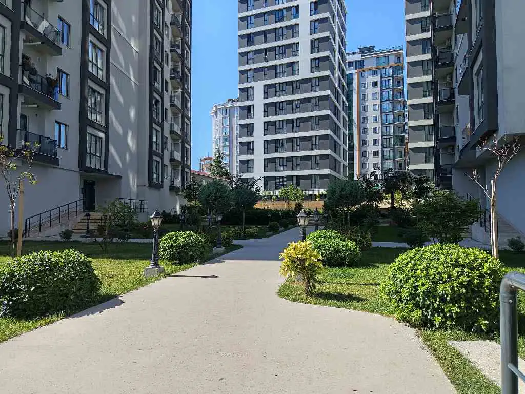 ÜMRANİYE ESENEVLER GENİŞ 2+1 KAPALI MUTFAK ÇİFT ASANSÖR 2 KATLI OTOPARK D.10 NUMARA
