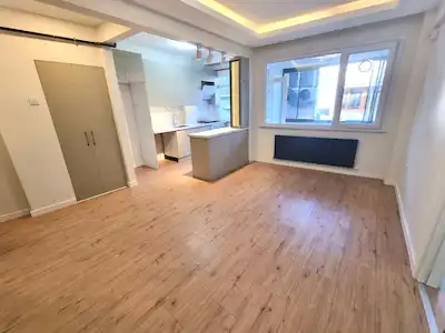EYÜPSULTANDA İÇİ YENİLENMİŞ TERTEMİZ DURUMDA KİRALIK 2+1 DAİRE