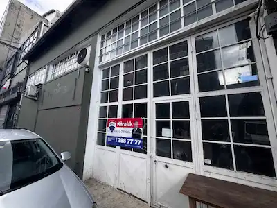 4 LEVENT SANAYİDE BİR ÇOK İŞ KOLUNA UYGUN YÜKSEK TAVANLI DÜKKAN