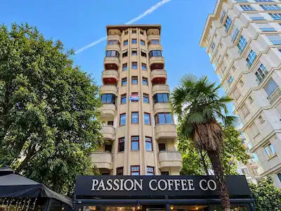 FENERYOLU'NUN KALBİNDE | KATTA TEK 130M² NET FERAH KİRALIK DAİRE