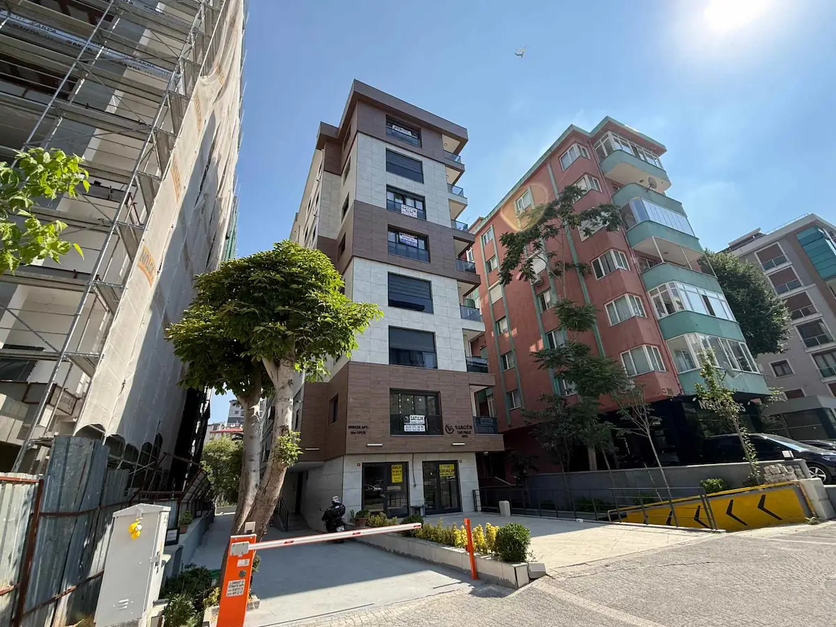 KADIKÖY MİNİBÜS CADDESİ GÖZTEPE MEVKİİ SIFIR BİNADA KİRALIK 3+1 DAİRE 3