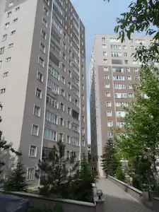 100. IŞÇI BLOKLARI ÇOK KATLILARDA ÜÇGEN ÇARŞI YANIBAŞI KIRALIK 2+1 ARA KAT