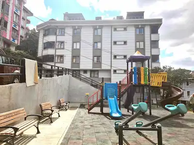 GÜZELTEPE MAHALLESINDE KIRALIK ÇATI KATI DAIRE