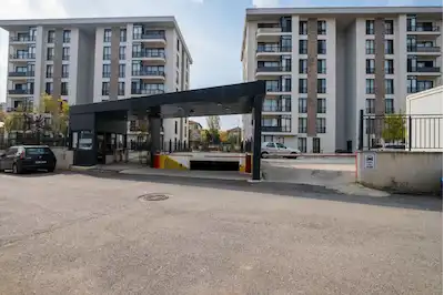 AŞAĞI DUDULLU MAH. GÖKBAHÇE EVLERİ METRONUN DİBİNDE FIRSAT  2+1 