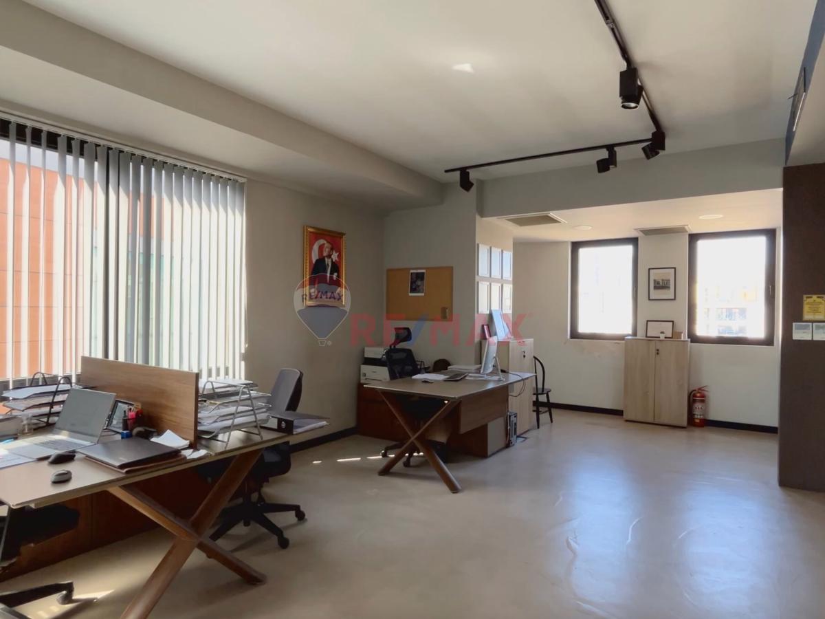 Kurumsallara Ataşehir Palladium Avm Karşısı Ticari Kiralık Bina