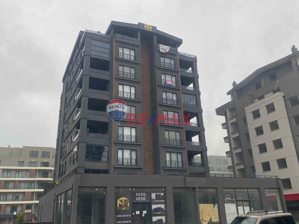 REMAX BEYAZ BALKAN MAHALLESİ 385 MT2 KÖŞE DÜKKAN 
